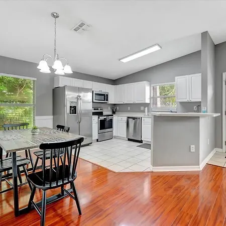 Villa 10Min To Downtown 3Bd 2 Fullbath